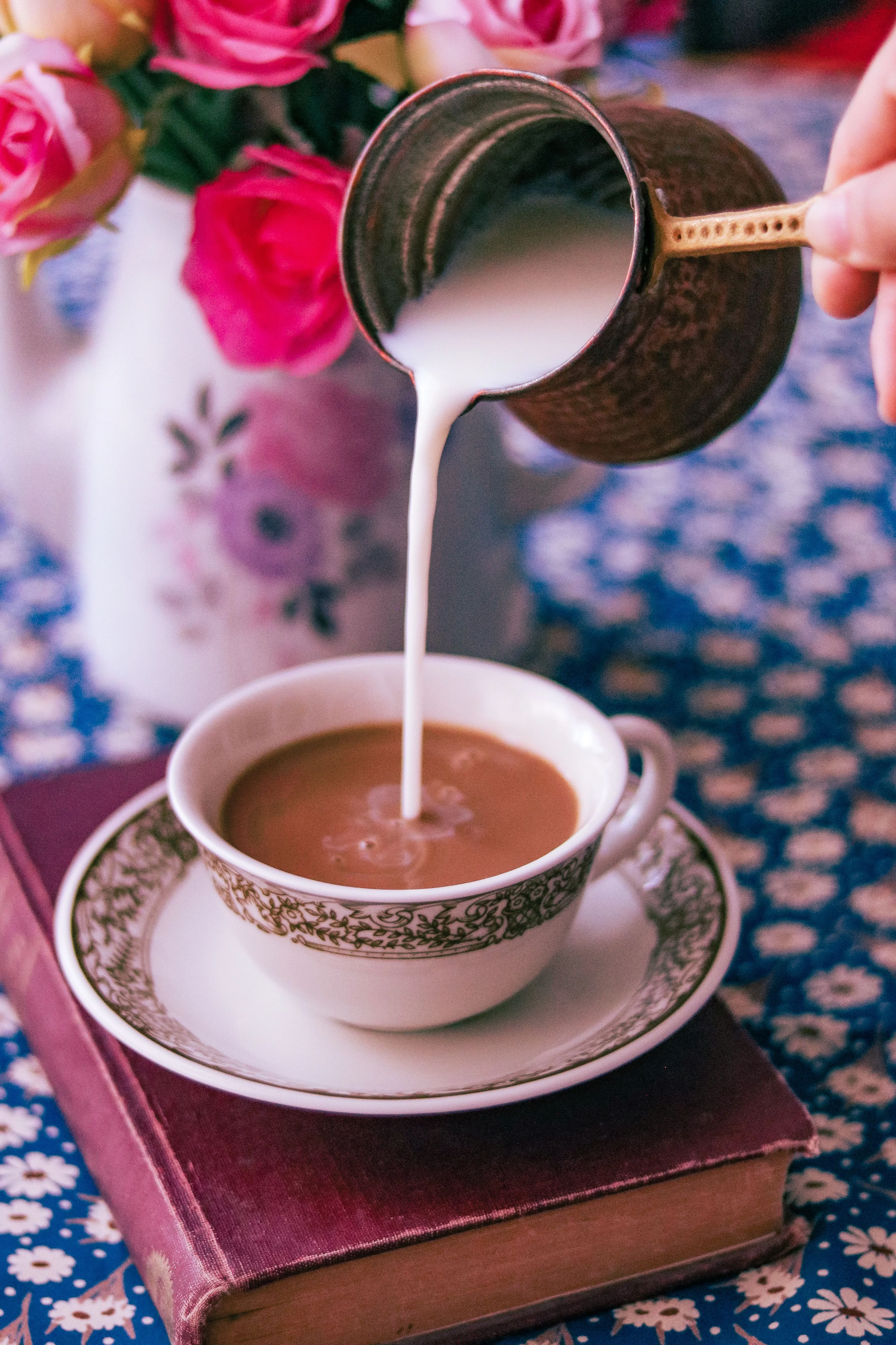 milk caffeinated tea