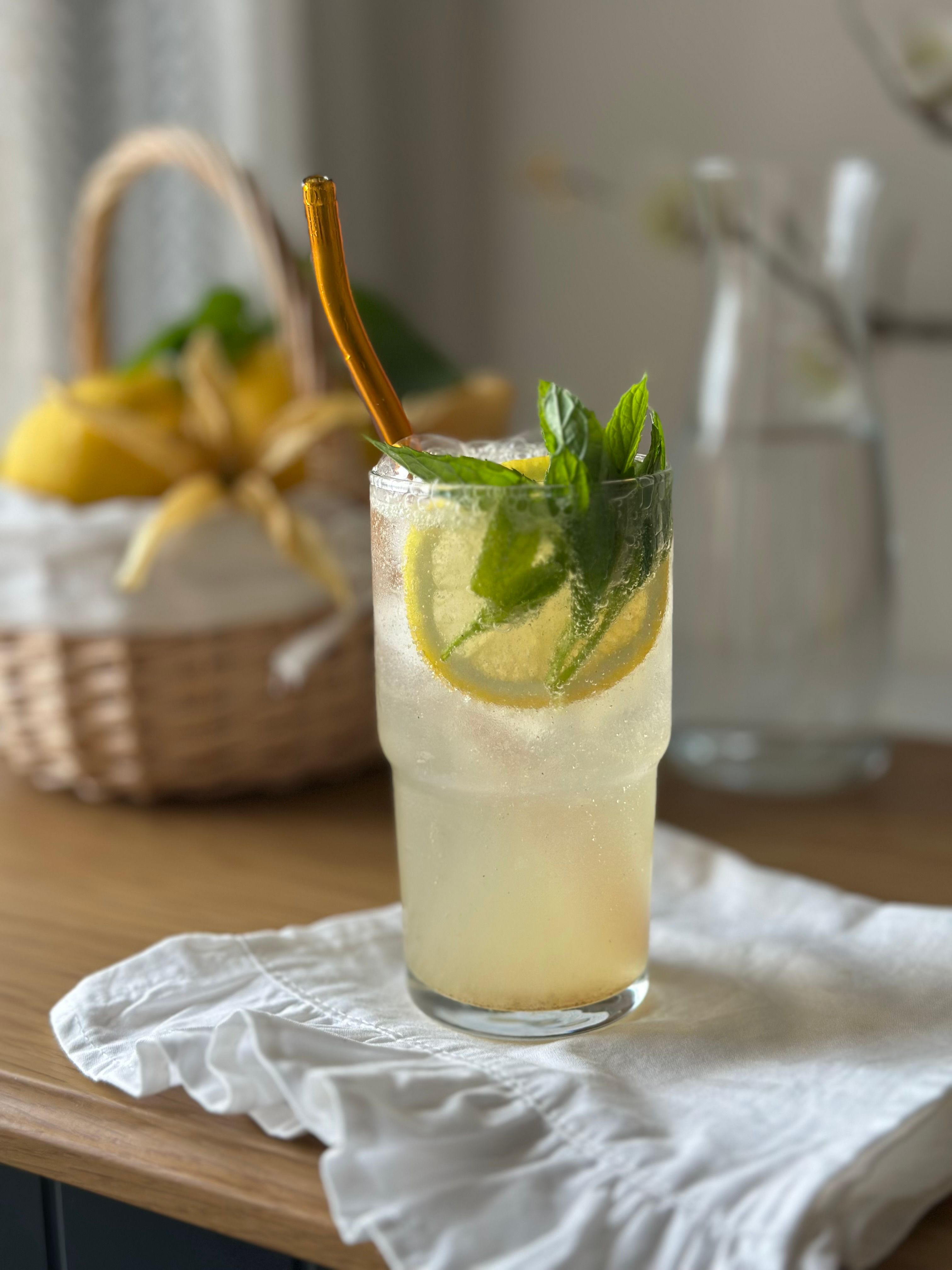 Sparkling Lemon Soda (Italian Limonata)