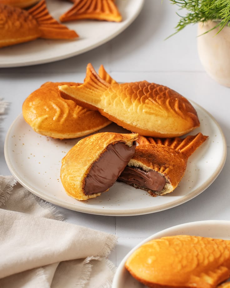 Taiyaki (Fish-Shaped Cake)