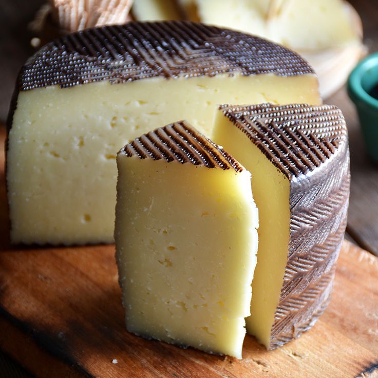 Queso Manchego (Traditional Spanish Sheep Milk Cheese)