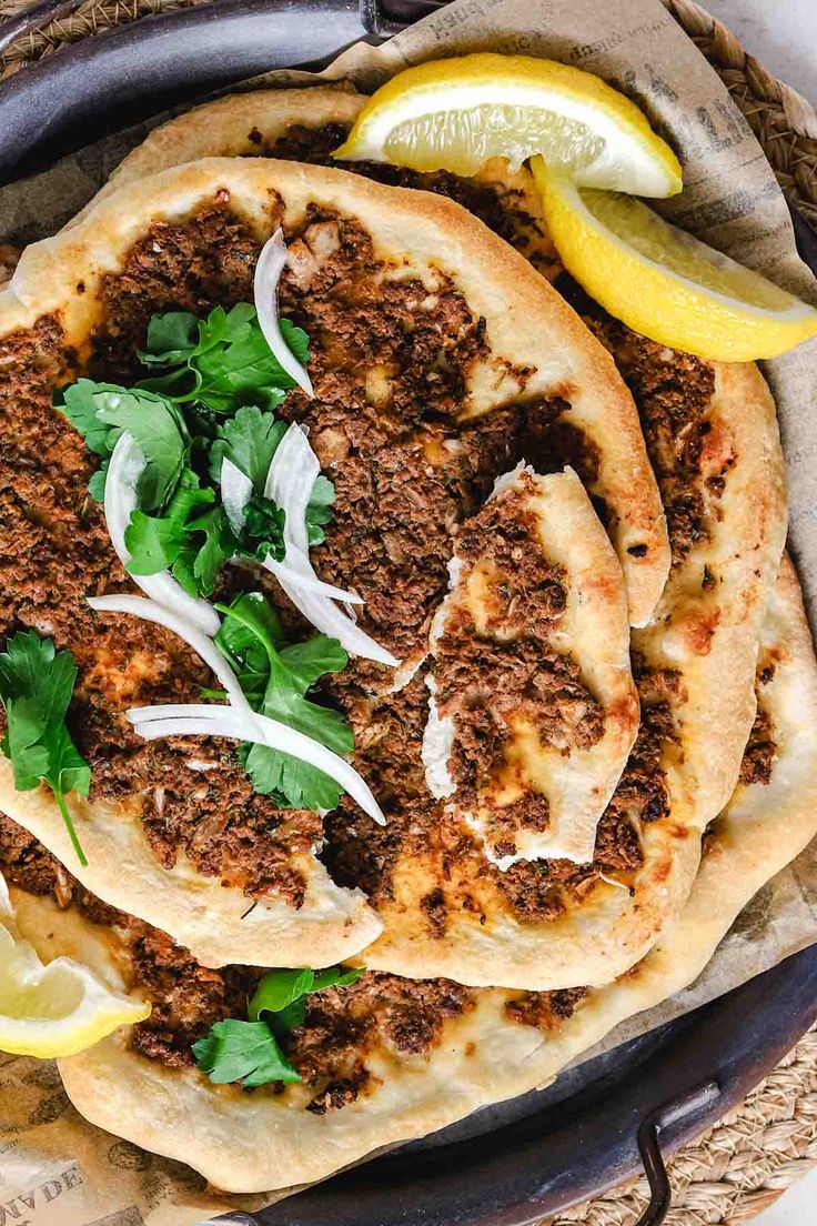 Manakish Minced Meat (Lahm bi Ajeen)