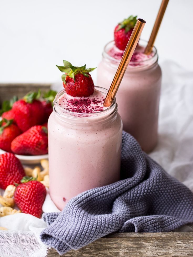 French strawberry smoothie served chilled in a glass.