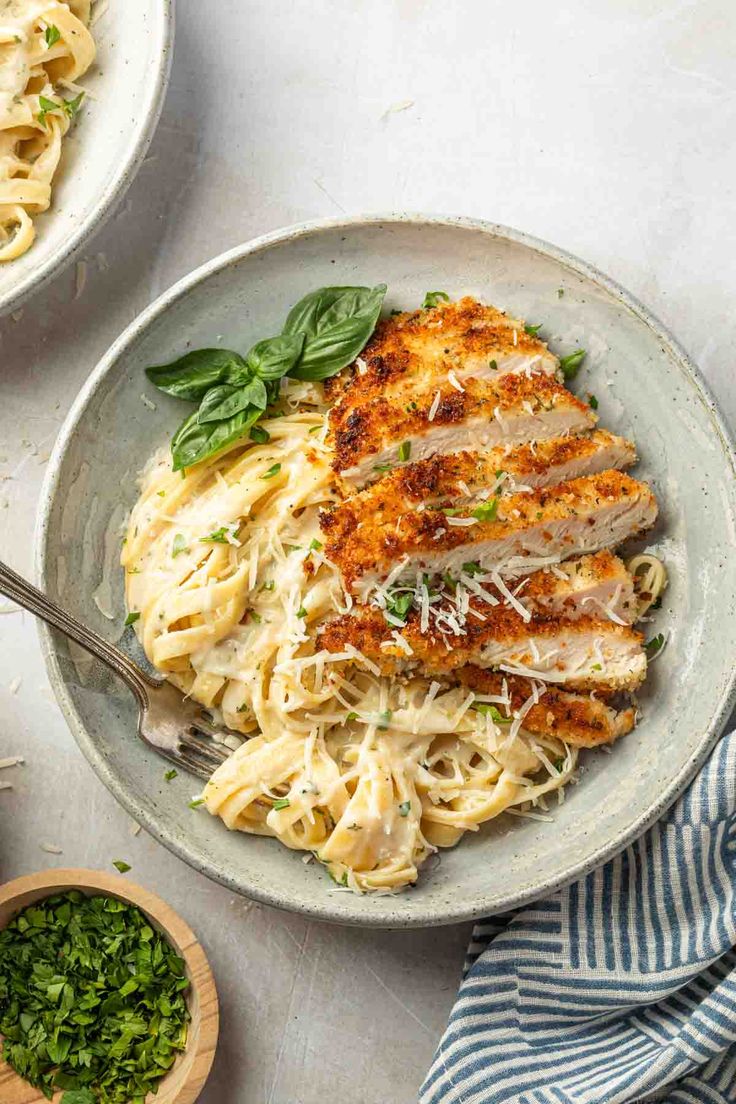 Fettuccine Alfredo