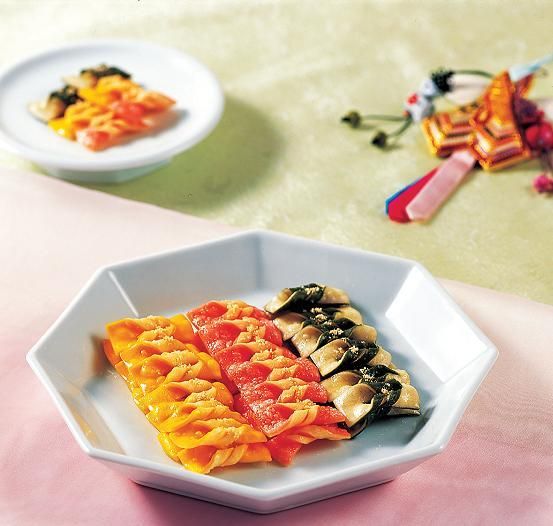 Maejakgwa (Korean Twisted Ribbon Cookies)
