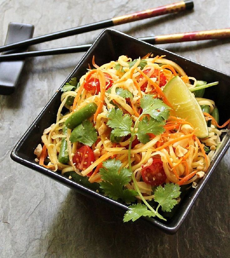 Thai Papaya Salad (Som Tum Thai)
